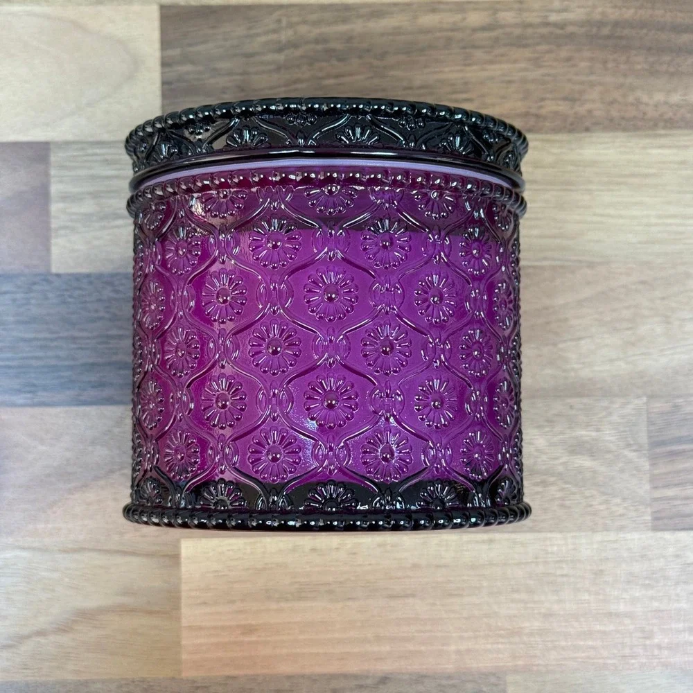 La‎ Jolie Muse Vanilla Plum Sky 12oz Natural Soy Wax Candle Purple Glass Jar Lid